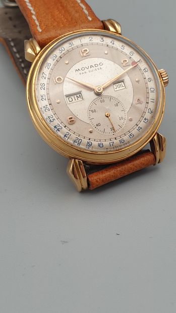null MOVADO, Triple date, ref. 4820 n°493105 circa 1940.

Wristwatch in 18K yellow...
