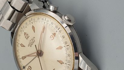 null VULCAIN CRIQUET "Alarm" n° 303001 circa 1955.

Stainless steel bracelet watch,...