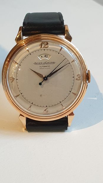 null 
JAEGER LECOULTRE "Power reserve" circa 1945.

 Bracelet watch in 18k rose gold.

...