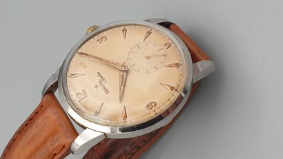 null ZENITH "Sporto GT" with wide opening, circa 1958

Sports watch with large steel...