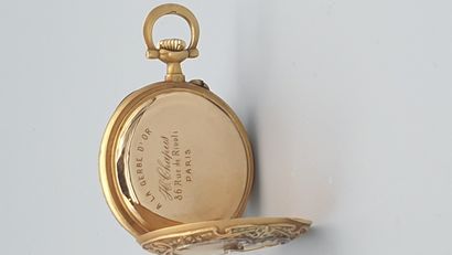 null A la gerbe D'or, chez Chapus, vers 1900.

Montre de col en or jaune. Boitier...