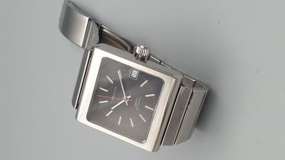 null ZENITH "Défy TV Box" ref.456-460, circa 1975

Stainless steel wristwatch, square...