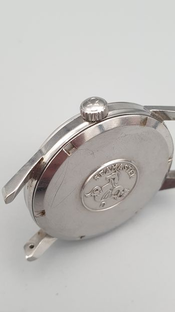 null OMEGA Seamaster ref.14389 vers 1960

Montre bracelet en acier, boitier rond,...