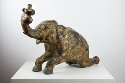 null "THAÏLANDE, XVIII / XIXème siècle. 


Sculpture en ronde bosse d'un éléphant...
