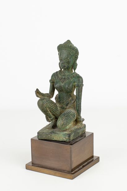 null CAMBODGE, Art Khmer XIIème siècle. 


Divinité féminine (probablement la déesse...