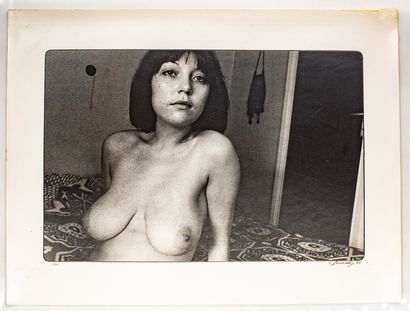 null Nus amateurs. 5 tirages argentiques de femmes nues, signature Ferardy 75, 40...
