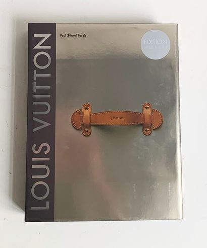 null 
Livre « LOUIS VUITTON – La Naissance du Luxe Moderne » par Paul-Gérard PASOLS....