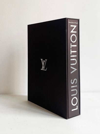 null 
Livre « LOUIS VUITTON – La Naissance du Luxe Moderne » par Paul-Gérard PASOLS....