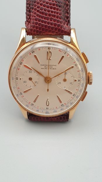 null CHRONOGRAPHE SUISSE, vers 1955.

Elégant chronographe "Jumbo" à grande ouverture....