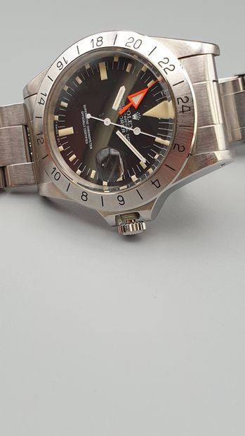 null 
ROLEX 




EPLORER II ref. 1655, vers 1975.




Rare et belle montre bracelet...