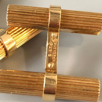null BOUCHERON PARIS - Pair of cufflinks in 18K yellow gold (750 thousandths) with...
