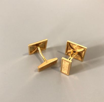 null VAN CLEEF ARPELS - Important pair of cufflinks in 18K yellow gold (750 thousandths),...