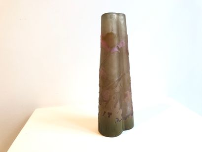 ÉTABLISSEMENTS GALLÉ Establishments GALLÉ 

Tubular vase with a flared base in acid-etched...