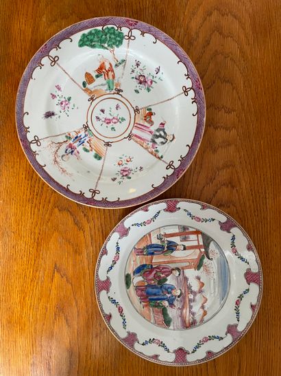 null CHINE, pour l'exportation, XVIIIème siècle. Deux assiettes en porcelaine émaillée...