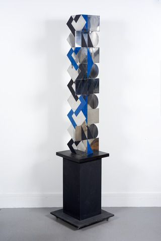 Roland CABOT (1929-2020) 
Roland CABOT (1929-2020)




Painted steel number 19. 




1986.




Sculpture...