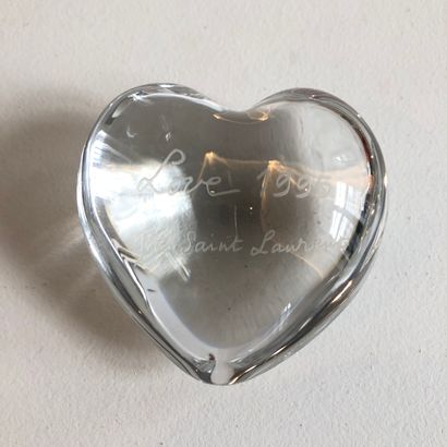 null BACCARAT, FRANCE

Love 1995.

Crystal heart signed Yves Saint Laurent.

In its...