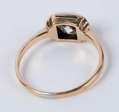 null Solitaire ring in yellow gold and white gold 18K (750 thousandths) decorated...