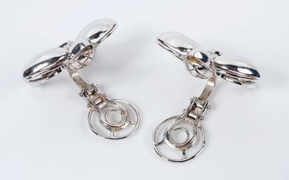 null Important Pair of ear clips in 18K (750 thousandths) white gold with floral...