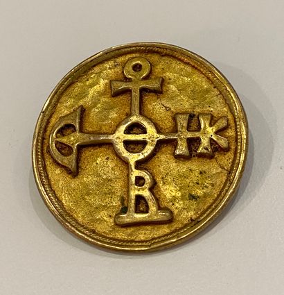 null Line VAUTRIN (1913-1997)

Broche "CHRISME" de forme ronde en bronze doré et...