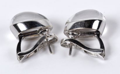 null Pair of earrings in white gold 18K (750 thousandths) decorated with a paving...