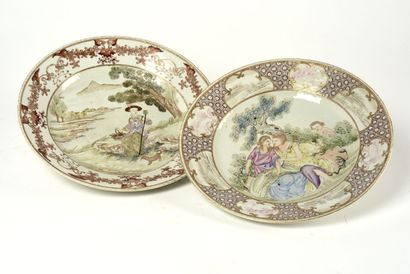 null CHINE, XVIIIème siècle, porcelaine d'exportation. Deux assiettes à décor en...