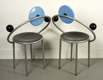 Michele DE LUCCHI (né en 1951) Groupe MEMPHIS Paire de chaises modèle "First".

Dossier...