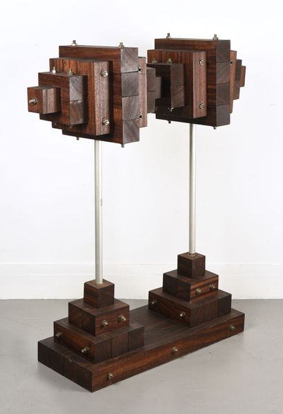 Moncilo MILOVANOVIC (1921-2013) Double Totem cubiste. 

Sculpture, pièce unique en...