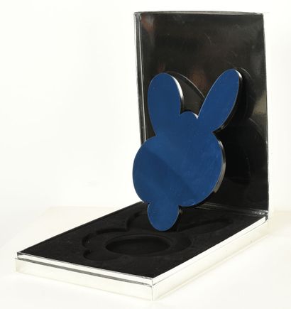 Jeff KOONS (1955) Kangaroo mirror box (Blue), 2003.

Polystyrène, miroir bleu et...