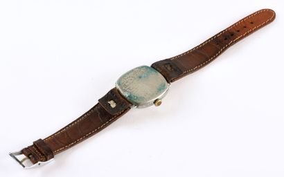 LONGINES "Militaire" vers 1918 Montre bracelet d'officier en acier, boitier coussin...