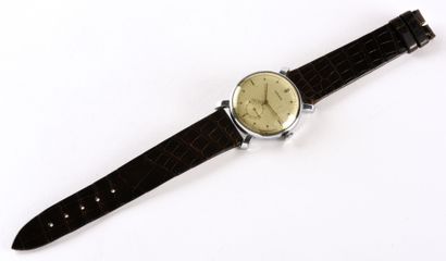 MOVADO "Grande ouverture" vers 1950. Boitier deux corps en acier, boitier rond à...