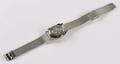 MOVADO "Kingmatic Surf- date" HS-360, vers 1965. Montre bracelet en acier, boitier...