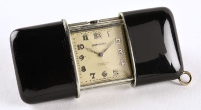 MOVADO "Ermeto Chronomètre"" MOVADO vers 1935.

Élégante pendulette de voyage ou...