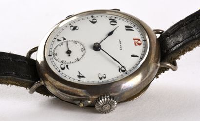 ARIANE vers 1915 Montre bracelet de type militaire, boitier rond base gousset en...