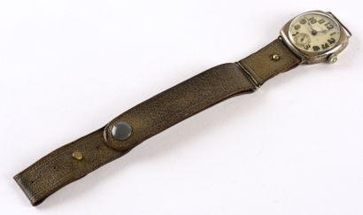 ETERNA Schild Bros &Co vers 1915. Montre bracelet de type militaire en argent 900'...