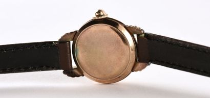 MOVADO de dame vers 1960 Élégante petite montre bracelet de dame en métal plaqué...