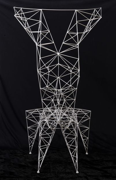 TOM DIXON (1959) Pair of chairs "Pylon Chair 

Structure in white lacquered wire.

Circa...