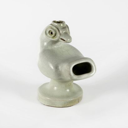 Georges JOUVE (1910-1964) Poule formant pied de lampe en céramique émaillée crème...