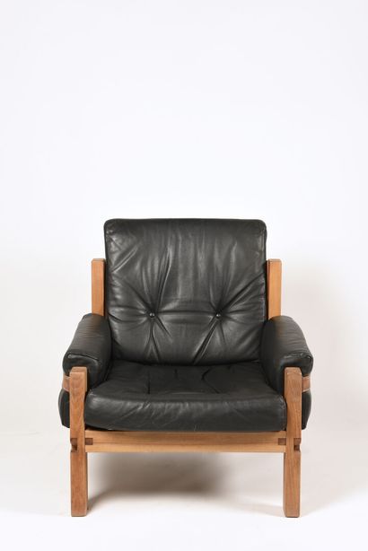 Pierre CHAPO (1927-1986) S15. 

Pair of armchairs in solid elm and leather. 

Date...
