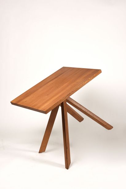 Pierre CHAPO (1927-1986) T27A

High table in solid elm. 

The rectangular top rests...