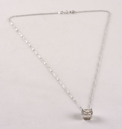 null Chaine et pendentif en or gris 18K (750 millièmes) orné d'un diamant de taille...