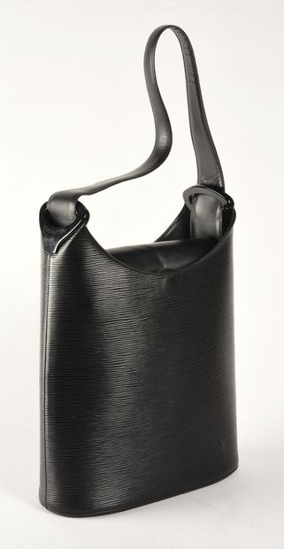 LOUIS VUITTON Bag model Aquarius in leather and black Plexiglas. 

Smooth leather...