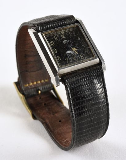 ATO Vers 1930 Elegant steel case, square case with cut sides with a hinged caseband...