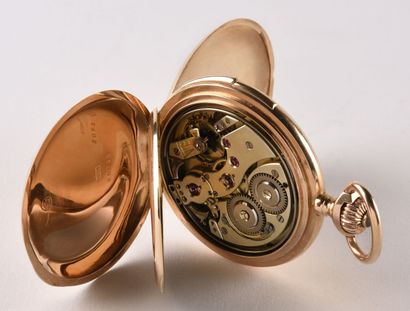 LeCoultre et Cie vers 1900 Savonnette de poche à répétition au quarts en or rose...