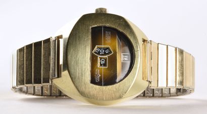 VULCAIN "Jumping Hours" vers 1970 Plated metal wristwatch, polished cushion case...