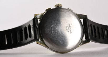 S.COCHER & CO, CHRONOGRAPHE SUISSE vers 1940 Large chronographe en acier, boitier...