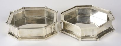 ANDRÉ AUCOC (1856-1911) Pair of octagonal silver dishes 950/1000 with removable silver...