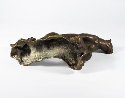 Charles DELHOMMEAU (1883-1970) Panther on a rock. 

Bronze with a shaded brown patina,...