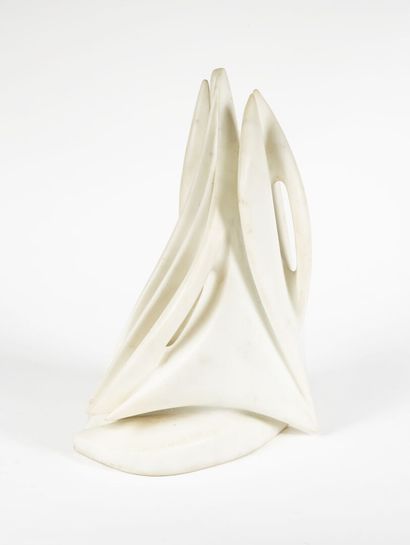 PABLO ATCHUGARRY (1954) Untitled. 

Carrara marble, signed on the base. 

30 x 19...