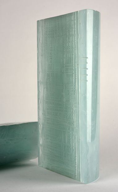 Jacki & Martine PERRIN (XX-XXI) Deux sculptures en verre et pâte de verre gravées....