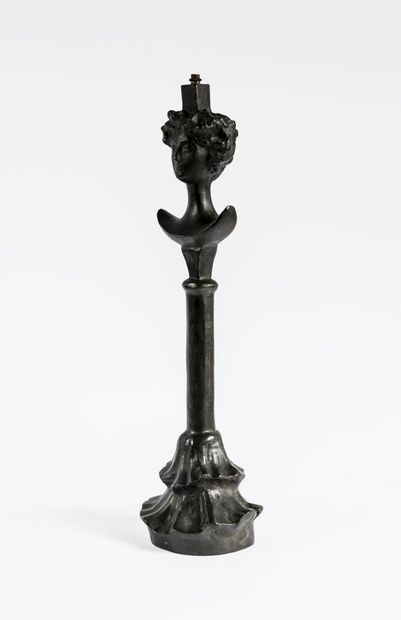 Alberto GIACOMETTI (1901-1966) Pied de lampe "tête de femme".

Épreuve en bronze...